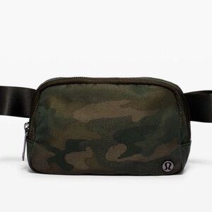 Lululemon Green Camo Fanny Pack, Everywhere Belt — vintage lulu